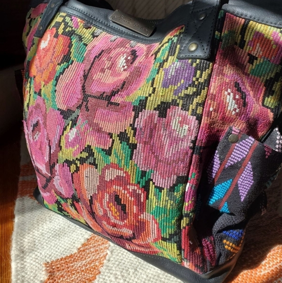 Nena and Co Moody floral TPB - Picture 15 of 16